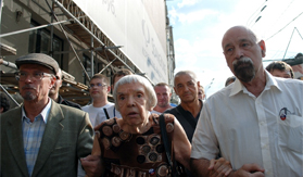 Eduard Limonov, Lyudmila Alexeyeva, and Konstantin Kosyakin at the July 31, 2010 Strategy 31 rally. Source: Kasparov.ru