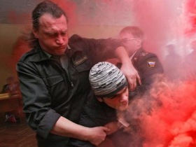 Yury Chervochnik being detained on March 11, 2007.  Photo ©AFP