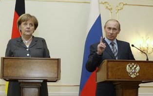 Angela Merkel and Vladimir Putin. Source: Reuters (c)
