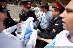 Yabloko activists protest on Red Square, June 5, 2010. Source: Leonid Varlamov