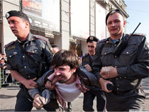Russian police break up an opposition protest. Source: Svobodanews.ru