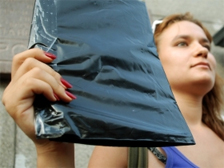 Protester holds up a 'black mark' during a Day of Wrath protest. Source: Kasparov.ru