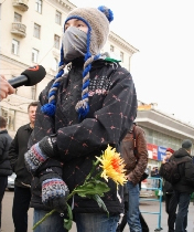 Activist mourning Ivan Khutorskoy. Source: kasparov.ru