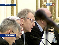 Moscow Deputy Mayor Alexander Ryabinin (center). Source: Vesti