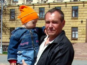 Viktor Shamaev and his daughter. Source: Viktor Nadezhin/Kasparov.ru